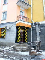 Самовольно установленную вывеску «Лаваш» трижды демонтировали в Пскове