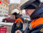 В Пскове доставщика продуктов на электровелосипеде сбили сразу два автомобиля
