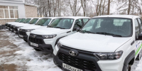 Ключи от 20 служебных автомобилей вручил псковским врачам глава региона - Псковская правда