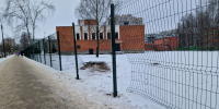 Фотофакт: Забор у детской музыкальной школы в Пскове частично снесен - Pln-Pskov.Ru