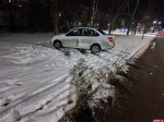 В Пскове водителя Chery оштрафовали за ДТП с наездом «Лады» на дерево. ФОТО