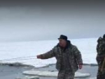 В Псковской области 13 рыбаков отрезало от берега, спастись помогла лишь русская смекалка. Видео