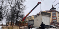 Фотофакт: Ларек демонтируют на остановке «улица Максима Горького» в Пскове - Pln-Pskov.Ru