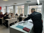Росгвардеец провел занятие по профориентации для псковских школьников
