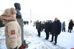 Возложение цветов прошло в Аллее Героев в псковском поселке Промежицы