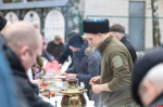 Масленичные гуляния стартовали у псковского храма Александра Невского