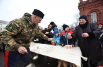Масленичные гуляния стартовали у псковского храма Александра Невского