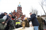 Масленичные гуляния стартовали у псковского храма Александра Невского