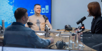 Михаил Ведерников дал старт радиовещанию на всю область - Правительство Псковской области