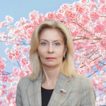 Наталья Мельникова поздравила псковичек с 8 Марта.