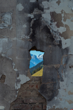 Псковский фотограф экспериментирует с абсурдными элементами в городских пейзажах
