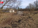 Водителя госпитализировали после того, как он вылетел через стекло автомобиля