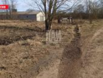 Водителя госпитализировали после того, как он вылетел через стекло автомобиля