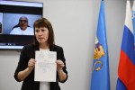 Найденный орден Сергея Матросова передали его внучке в семейный архив