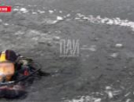 Тела утонувших рыбаков достали водолазы из озера в Великолукском районе