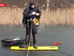Тела утонувших рыбаков достали водолазы из озера в Великолукском районе