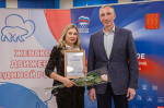 Александр Козловский провел встречу с женщинами-волонтёрами из Великих Лук
