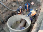 Горводоканал ликвидирует последствия утечки из системы водоснабжения на набережной реки Великой в Пскове