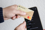 Федеральной налоговой службе могут разрешить отслеживать расчеты самозанятых россиян