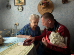 Юбилейные медали к 80-летию Победы узникам концлагерей вручил Дмитрий Барабанов