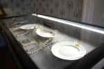 Уникальный сервиз с гербом Римских-Корсаковых передали в Псковский музей-заповедник