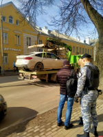 Директор псковской фирмы рискует остаться без BMW из-за долгов на 10 млн рублей