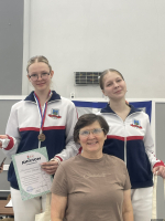На фото слева направо: Ева Белоцерковская, Элла Полторацкая, Алёна Павлова. Фото здесь и далее предоставила тренер спортсменов