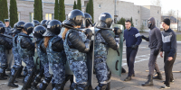 Курсантов учат пресечению и ликвидации массовых беспорядков - ПЮИ ФСИН России