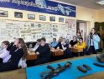 Урок мужества для учеников Моглинской школы проходит в патриотическом центре «Искра-ZOV»