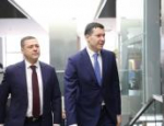 Антон Алиханов и Михаил Ведерников осмотрели выставку промышленности Псковской области