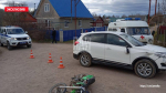 Двое подростков-мотоциклистов пострадали при столкновении с автомобилем в Порхове