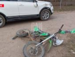 Двое подростков-мотоциклистов пострадали при столкновении с автомобилем в Порхове