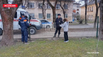 Спасатели освободили девочку, застрявшую в окне детского домика в Пскове