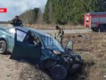 Четыре человека пострадали при столкновении двух автомобилей в Дедовичском районе
