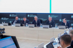 Председатель Псковского областного Собрания Александр Котов во время работы