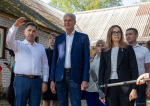Председатель Псковского областного Собрания Александр Котов во время работы