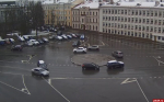 Петербуржец на внедорожнике травмировал пассажирку «Лансера» на Октябрьской площади в Пскове