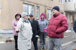 Первый выезд псковского депутата Анны Дмитриевой: проблемы дорог и дворов