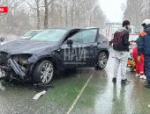 Два человека пострадали в тройном ДТП на въезде в Псков