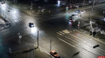 В Пскове на улице Коммунальной доставщик на велосипеде врезался в автомобиль. ВИДЕО