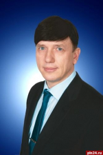 «Начни с себя»: псковичи продолжают традицию субботников