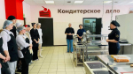«Помним, благодарим, гордимся!»: в Псковской области дети и мастера пряничного дела изготавливают для ветеранов подарки