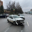 На Рижском проспекте водитель Lada Granta «поймал» люксовый седан при выполнении левого поворота. ФОТО - Pln-Pskov.Ru