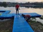 На берегу Великой установили новый причальный модуль