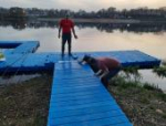 На берегу Великой установили новый причальный модуль