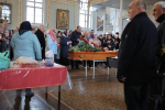 Попрощаться с Валентином Никитины пришли более 100 человек