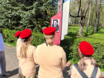 Юнармейцы возложили цветы на площади Александра Матросова в Великих Луках