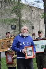 Выставка псковского художника-ветерана «Мир глазами героя» прошла в день Первомая