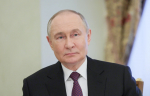 «Чем вас порадовать, чем угостить?»: Президент Путин показал, что хранится в его холодильнике