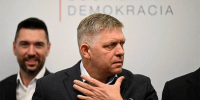 «Это смешно»: Фицо ответил на угрозы Зеленского участникам парада Победы на 9 мая - Комсомольская правда